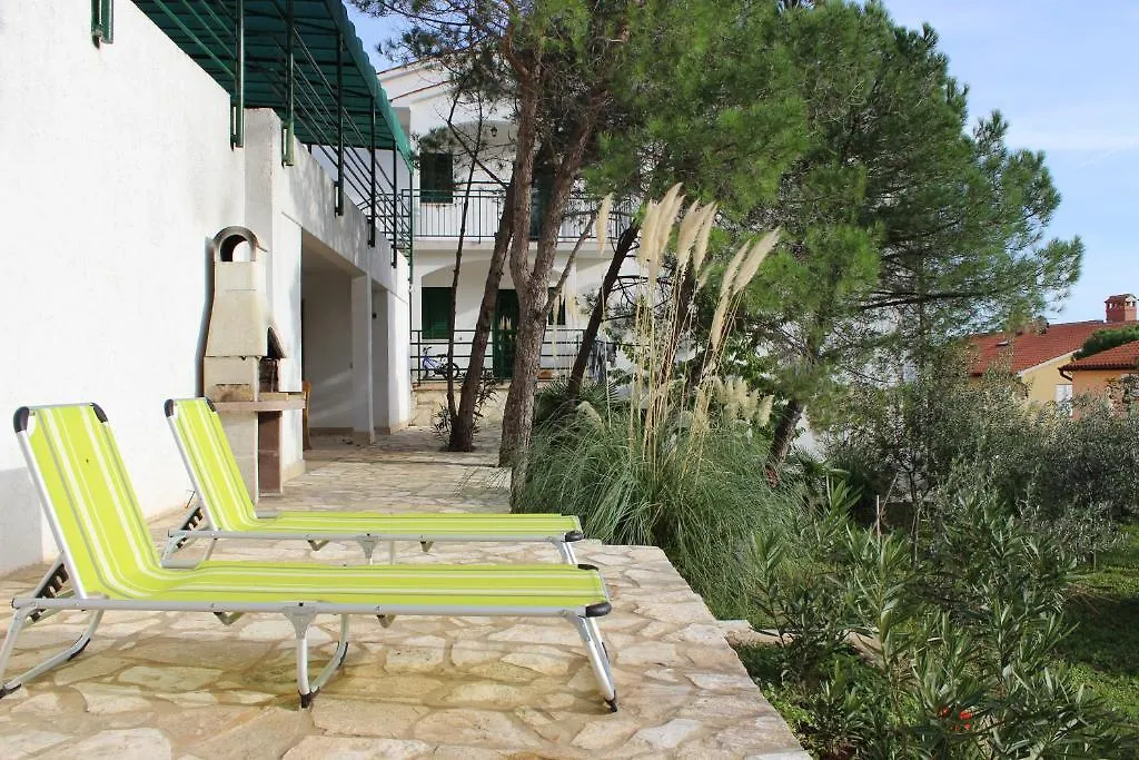 Apartments Iris Rabac