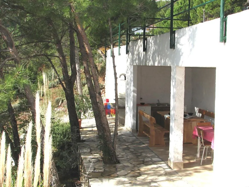 Apartments Iris Rabac 0*,
